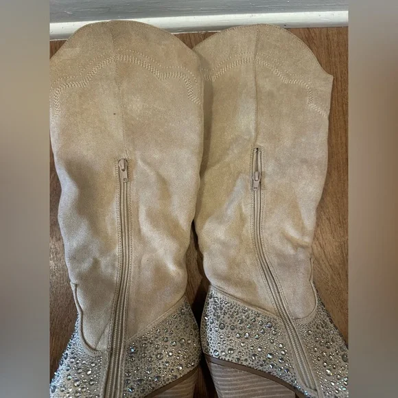 Madden Girl Apple Western Boots - Picture 8 of 8